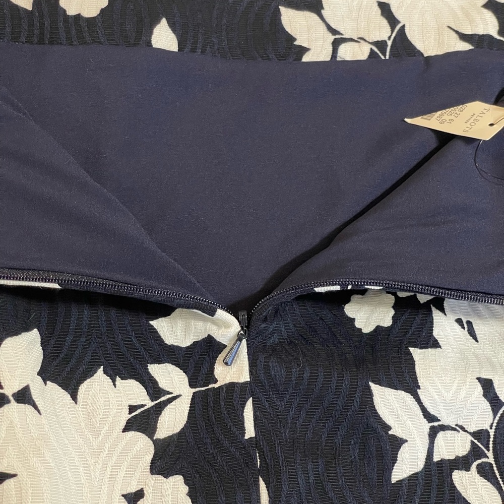 NWTS TALBOTS COTTAGE CORE NAVY & WHITE FLORAL PRINT PENCIL SKIRT SZ 12 P - Picture 5 of 10
